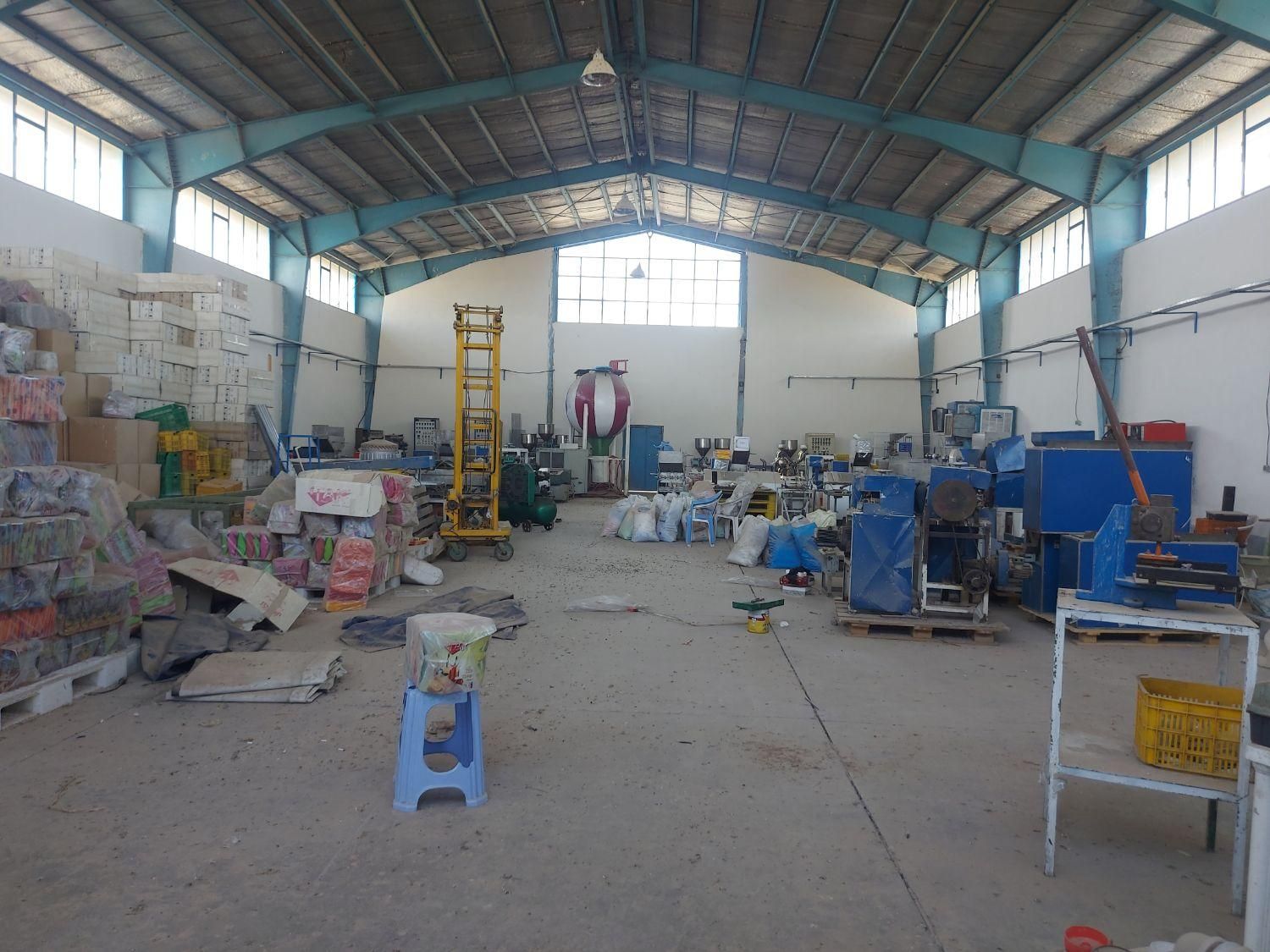 سوله ۶۰۰ متر مخصوص انبار لیا.املاک.صنعتی.کرمی|اجارهٔ دفتر صنعتی، کشاورزی، تجاری|الوند, |دیوار