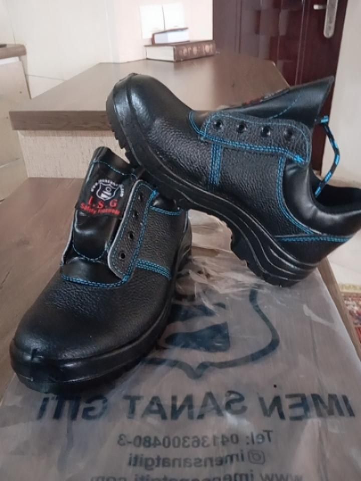 یک جفت کفش کار ایمنی|کیف، کفش، کمربند|نظرآباد, شهرک صنعتی سپهر|دیوار