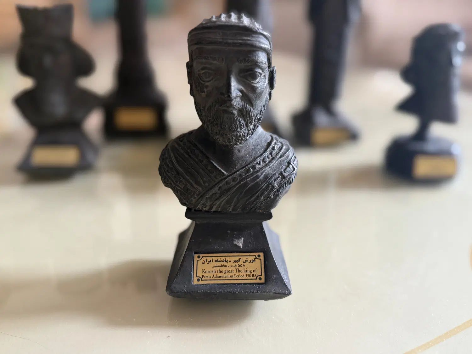 مجسمه هخامنشی آنتیک لوگو‌دار|مجسمه، تندیس، ماکت|تهران, پاسداران|دیوار