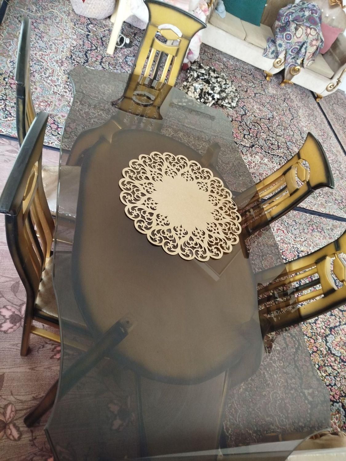 مبل۷ نفره ب همراه میز و صندلی غذا خوری ۶ نفره|مبلمان خانگی و میز عسلی|بروجرد, |دیوار