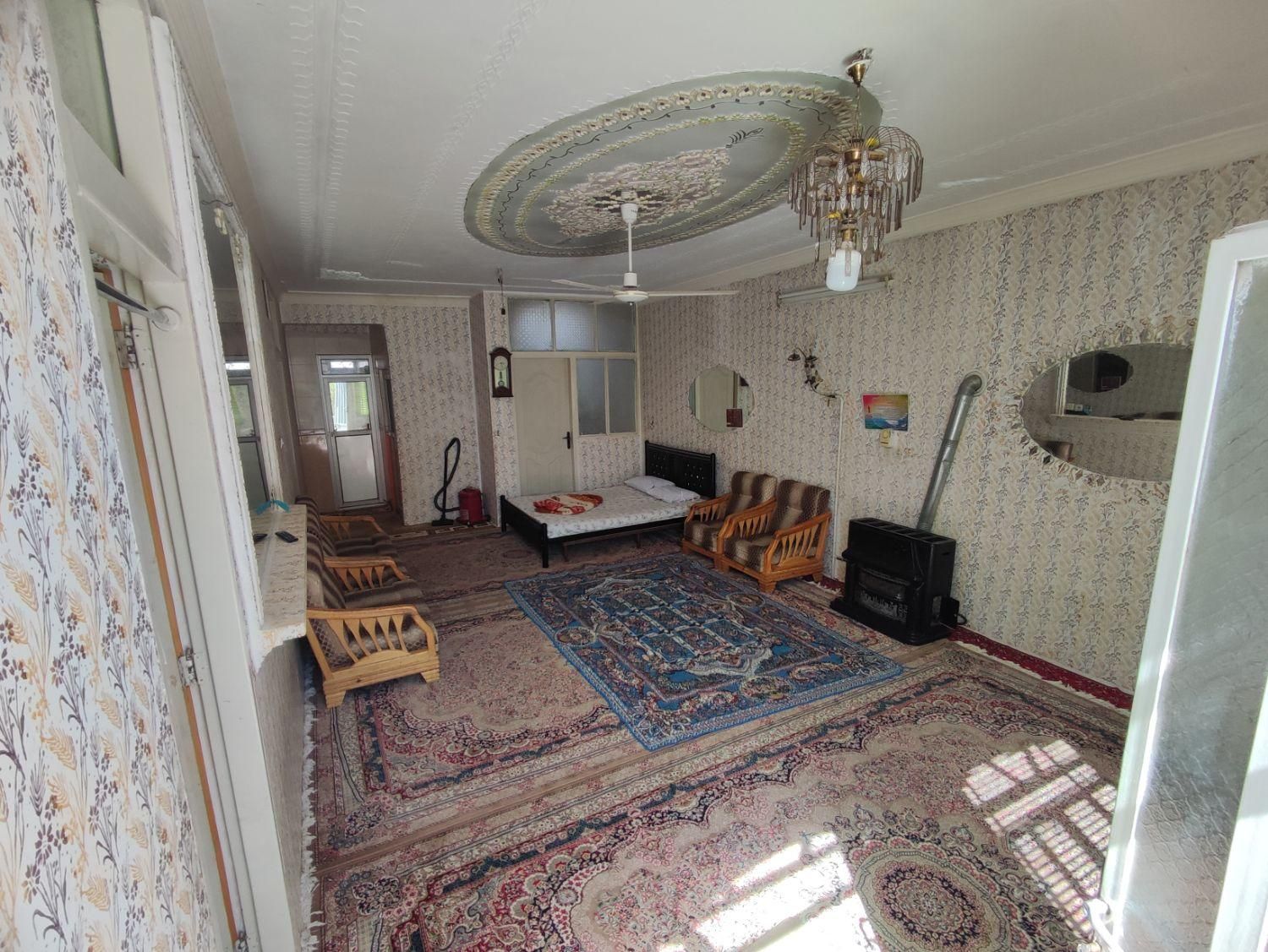 ویلایی دو خواب .با پارکینگ .تمیز.قیمت تعاونی|اجارهٔ کوتاه‌مدت آپارتمان و سوئیت|یزد, |دیوار