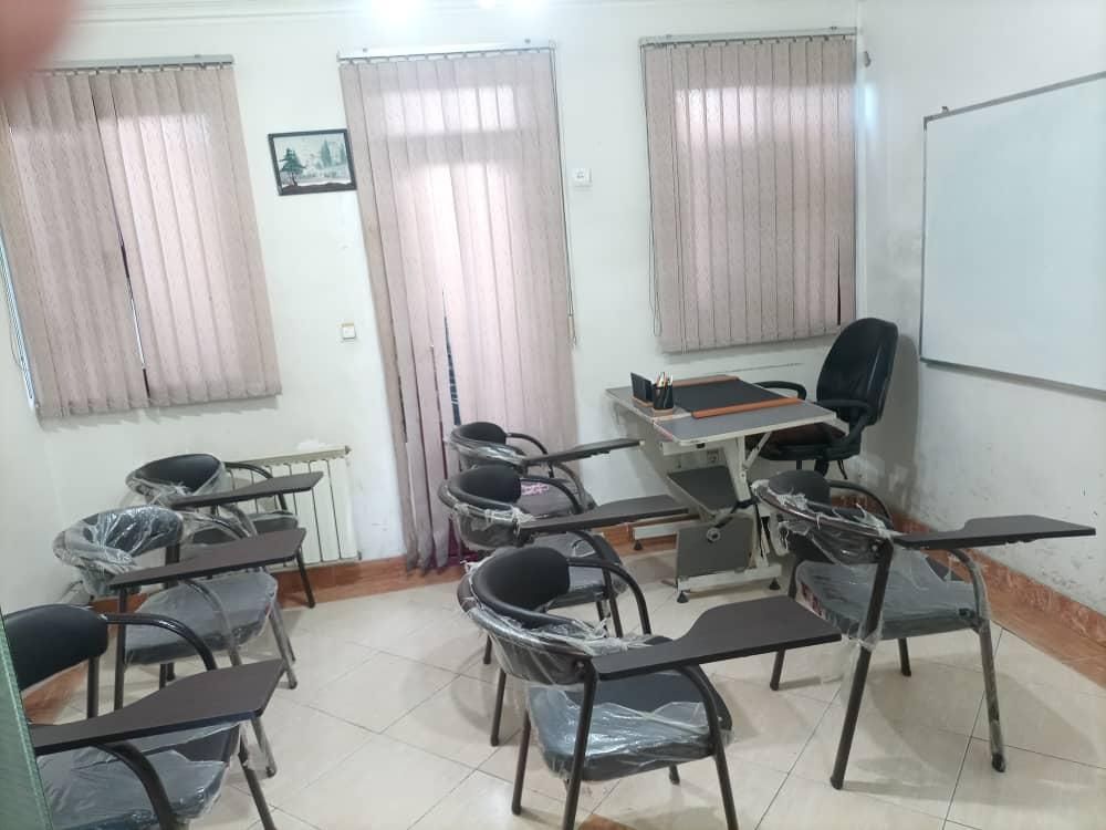 اجاره کلاس آموزشی|اجارهٔ کوتاه‌مدت دفتر کار و فضای آموزشی|رشت, پیرسرا|دیوار