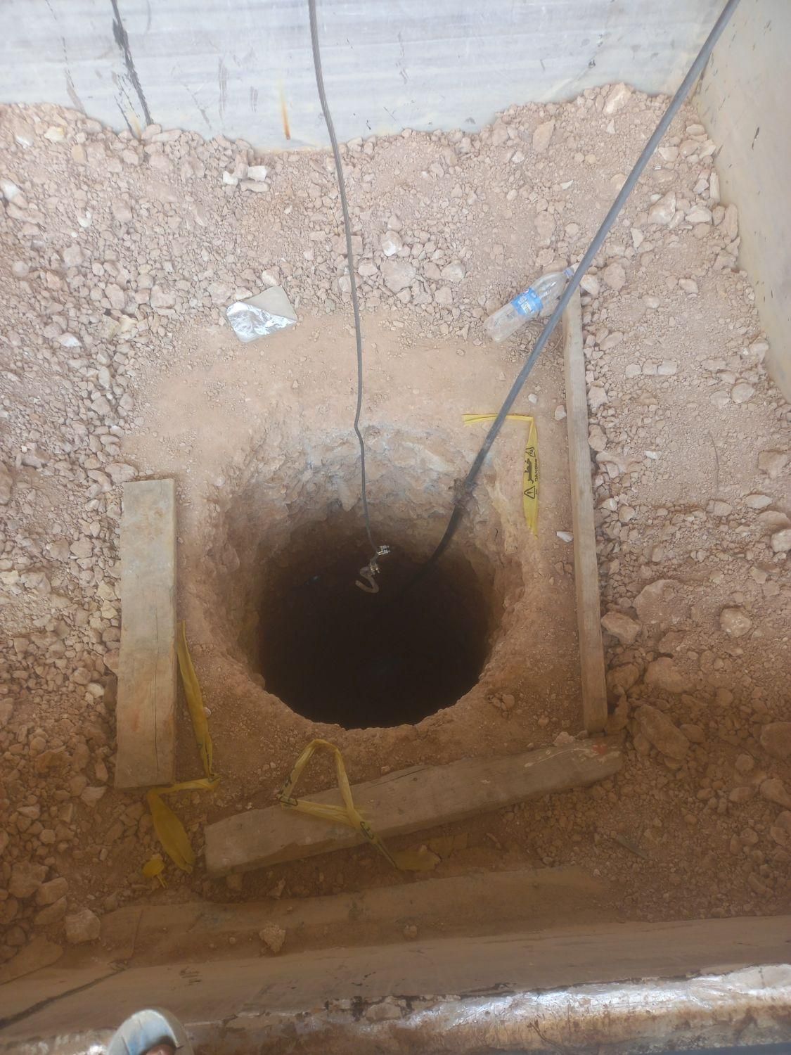 مقنی حفر چاه چاهکن تخریب سنگ بتن اجاره کمپرسورمته|خدمات پیشه و مهارت|شیراز, شهرک گلستان|دیوار