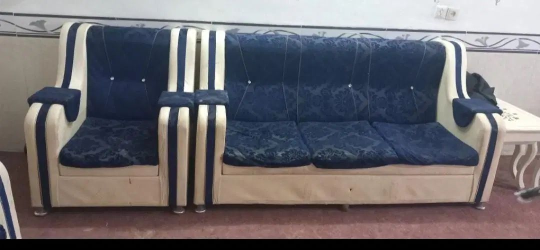 یک دست مبل ۷ نفره فقط ۳۰۰ هزار تومان|مبلمان خانگی و میز عسلی|مشهد, بالا خیابان|دیوار