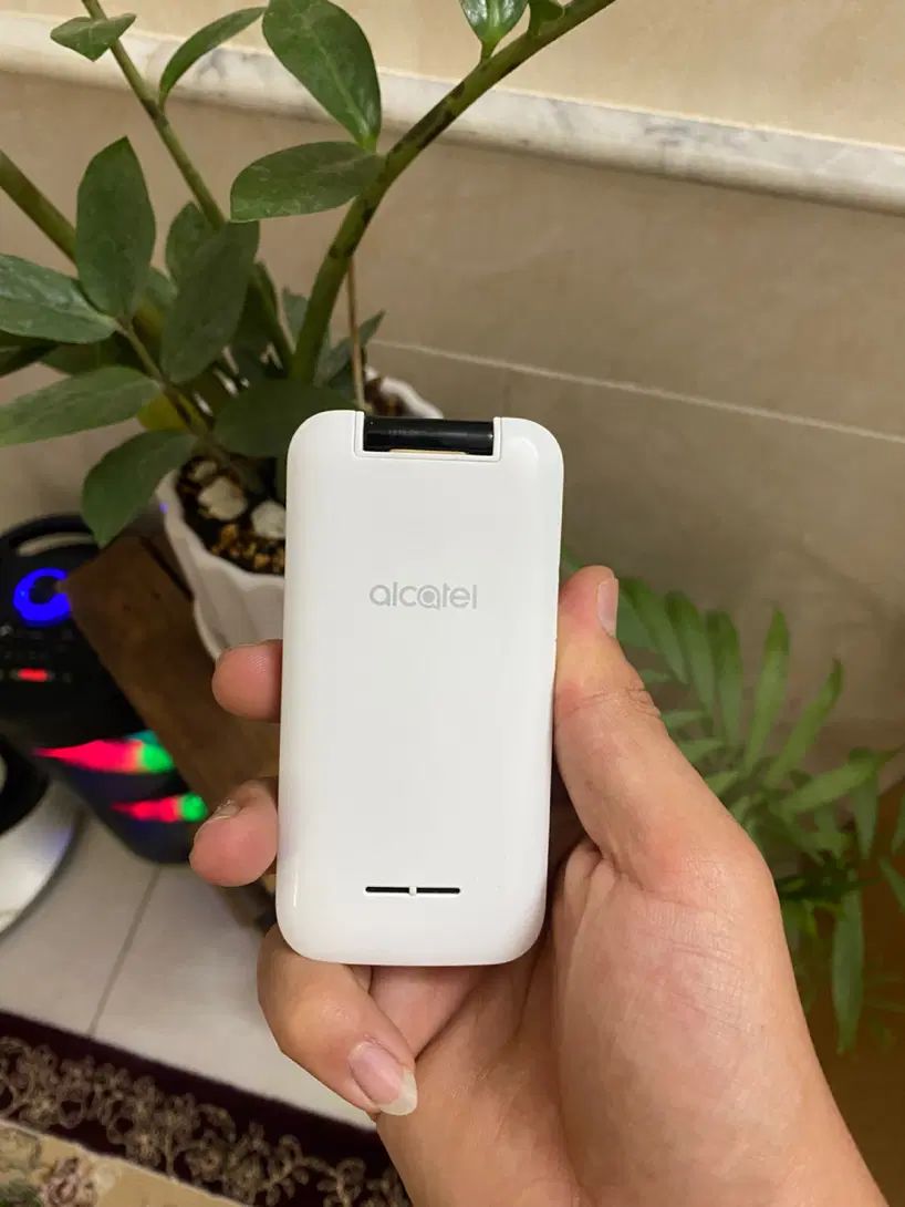 گوشی دربازشو alcatel|موبایل|کاشان, زیارتی|دیوار