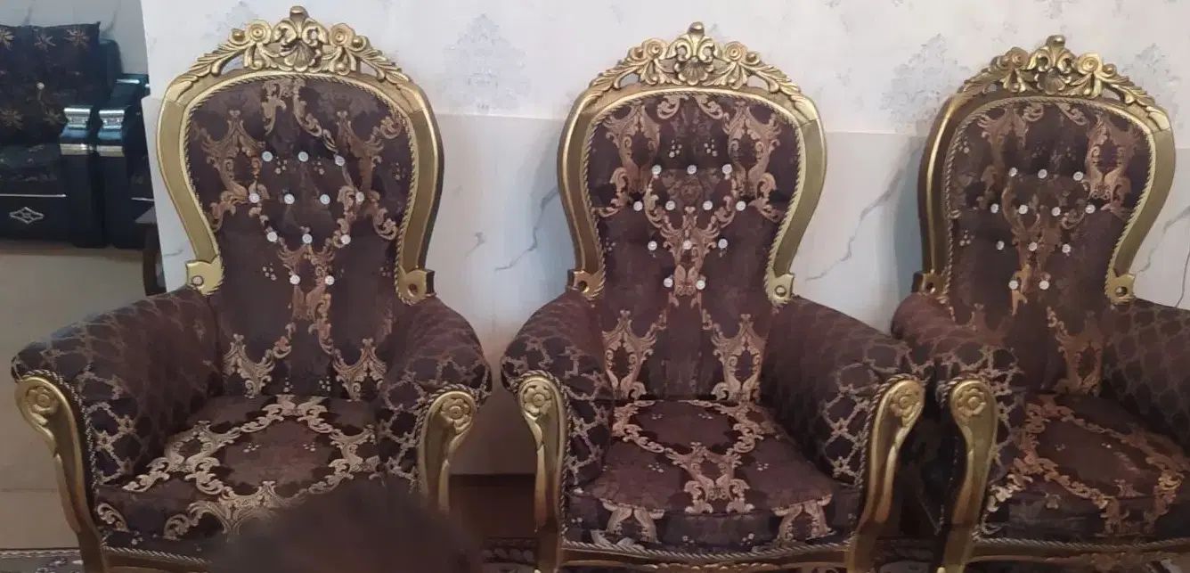 مبلمان سلطنتی ۹نفره همراه میربزرگ وعسلی|مبلمان خانگی و میز عسلی|اصفهان, دارک|دیوار