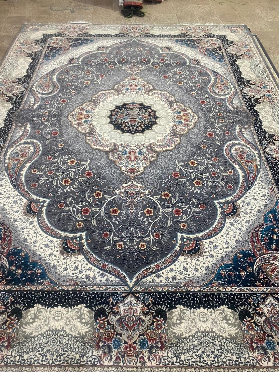 منشی فروشگاه فرش|استخدام خدمات فروشگاه و رستوران|جویبار, |دیوار