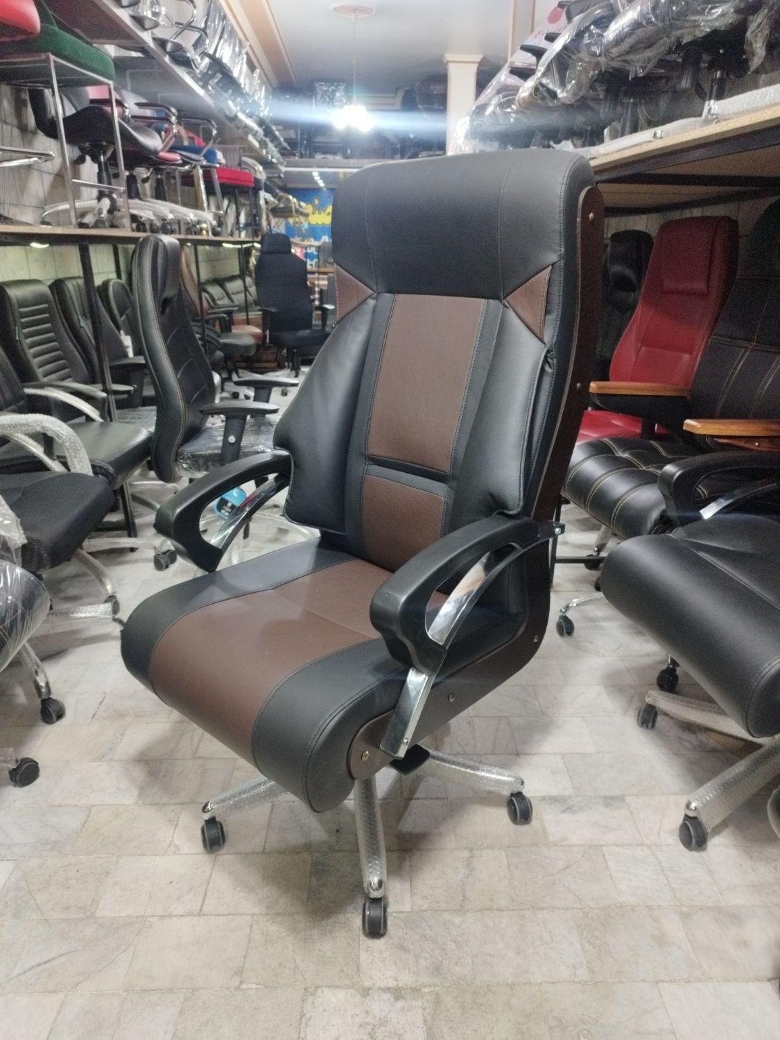 صندلی مدیریت آیریا صنعت|دفتر کار|کرج, حصارک بالا|دیوار