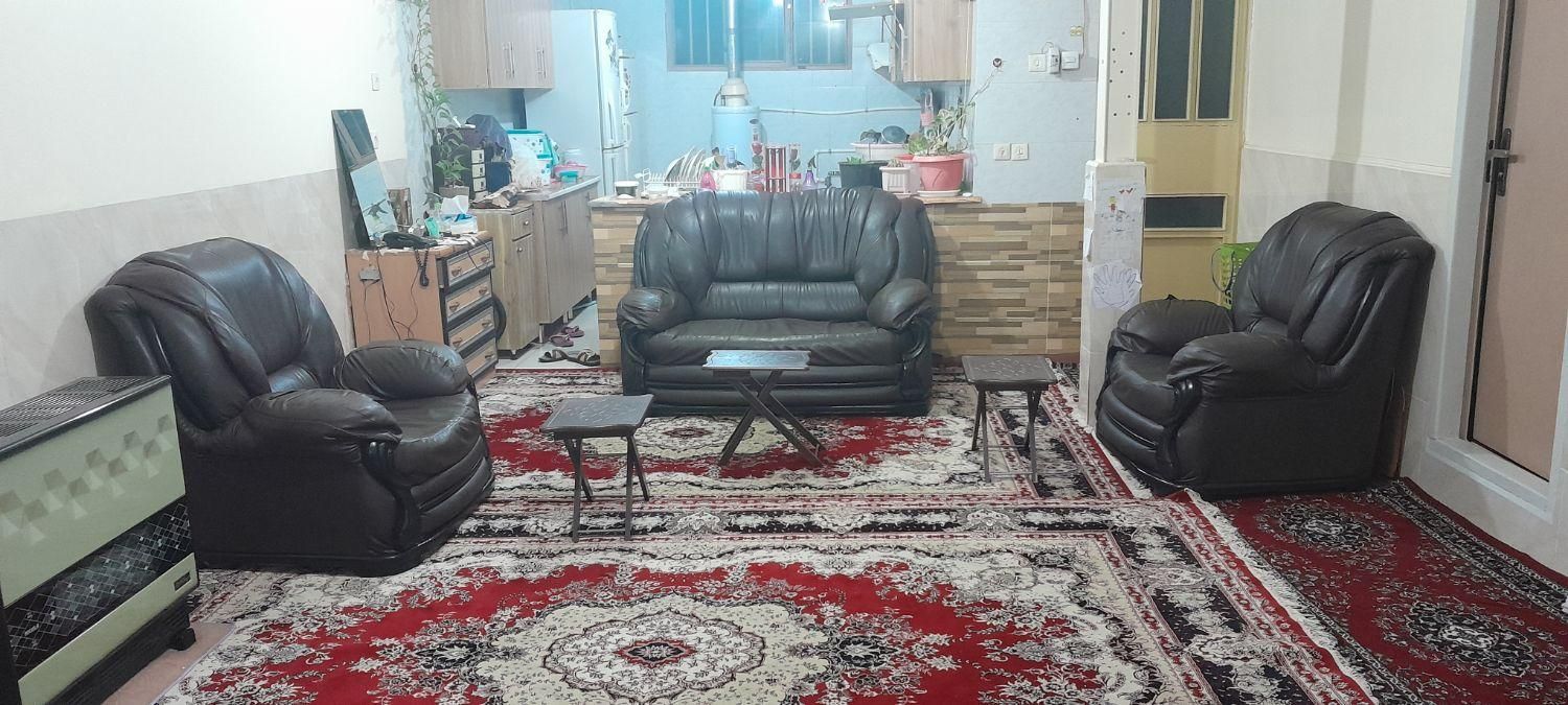 مبل ۴ نفره با۳تا عسلی|مبلمان خانگی و میز عسلی|تهران, قیام‌دشت|دیوار