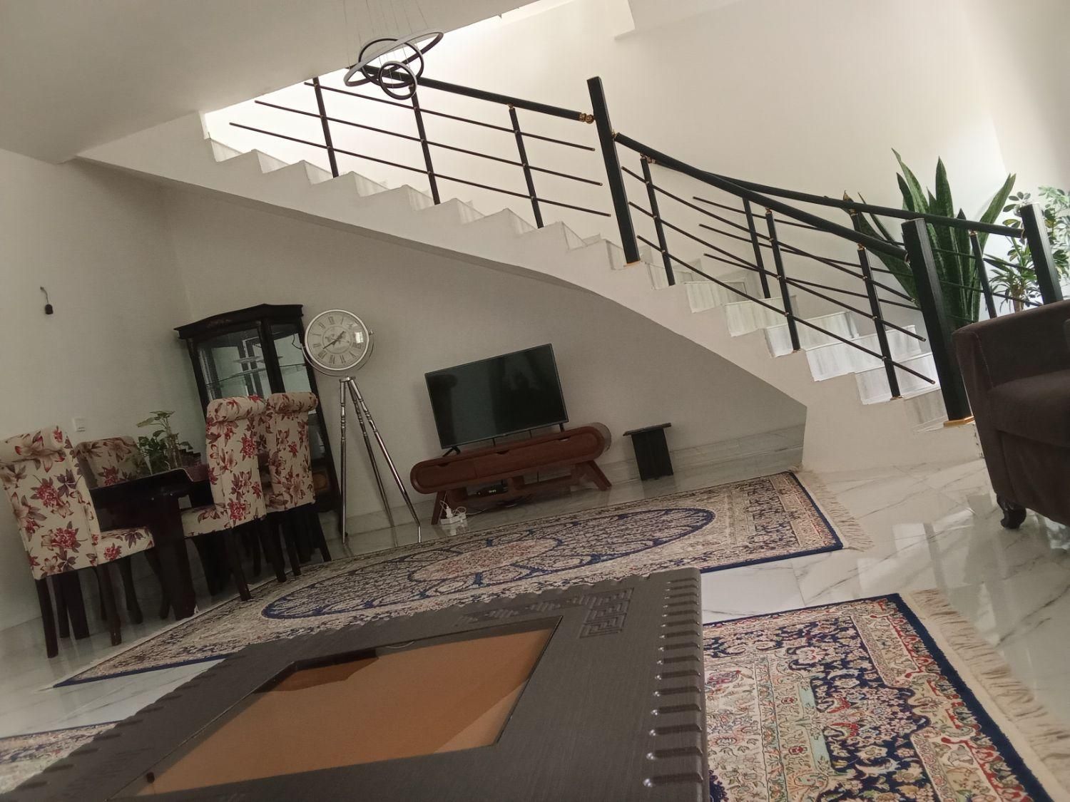 اجاره ویلا دوبلکس سه خوابه نوساز در دو طبقه|اجارهٔ کوتاه‌مدت ویلا و باغ|کلاردشت, |دیوار