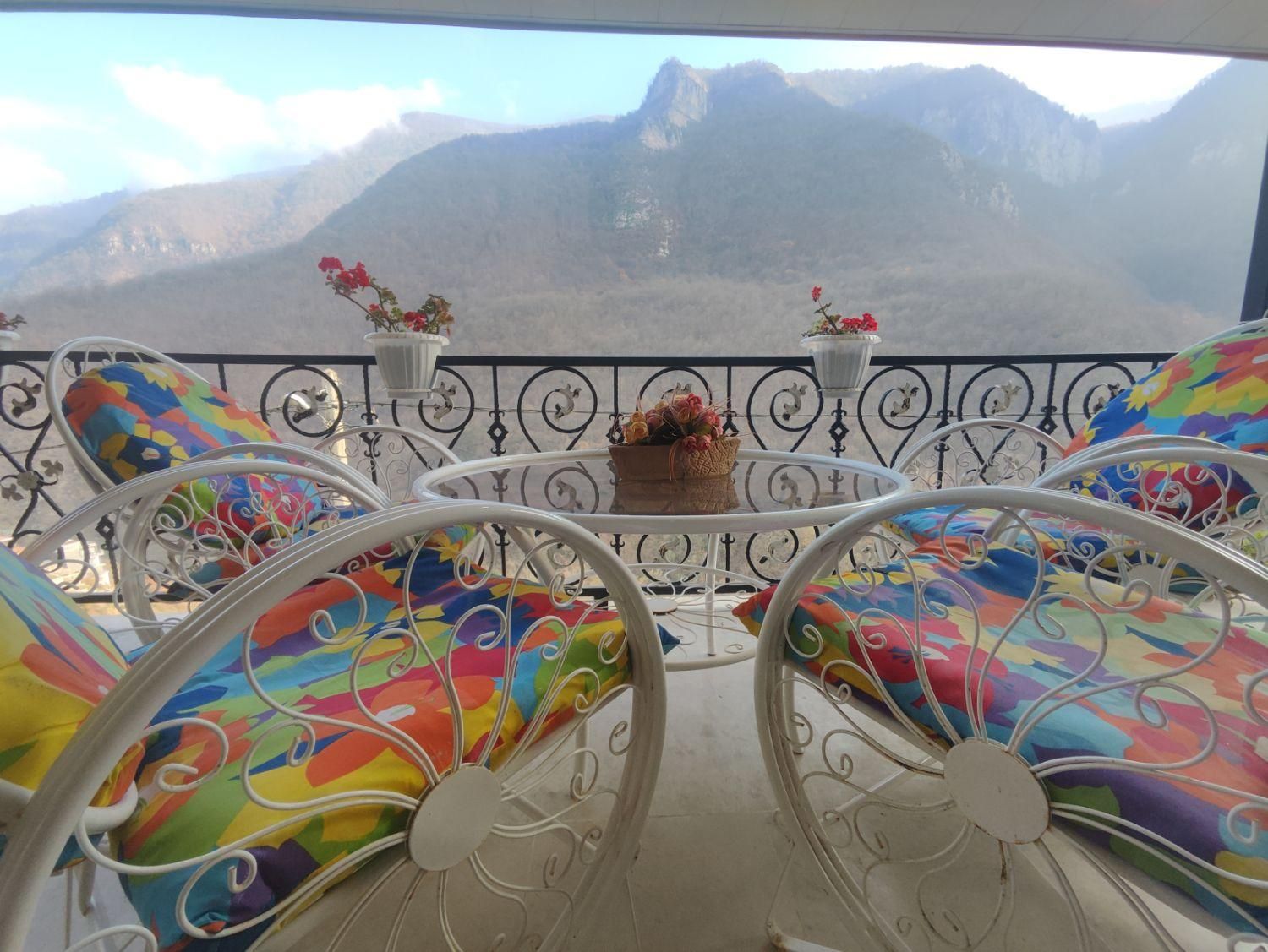 ویلا جنگلی دوهزار|اجارهٔ کوتاه‌مدت ویلا و باغ|خرم‌آباد (تنکابن), |دیوار