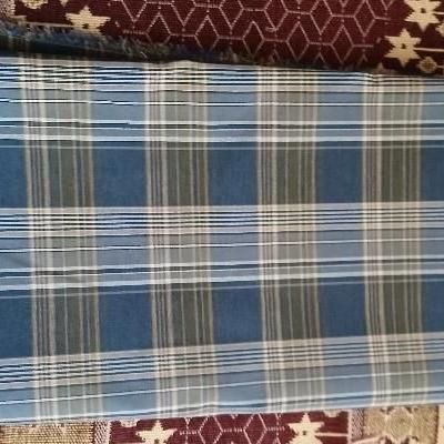 تعدادی پارچه نو|لباس|اسلام‌شهر, |دیوار