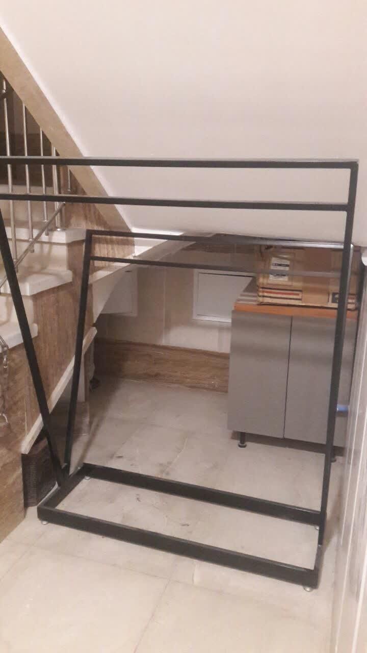 دو عدد رگال|بندرخت و رخت‌آویز|قم, زنبیل آباد|دیوار