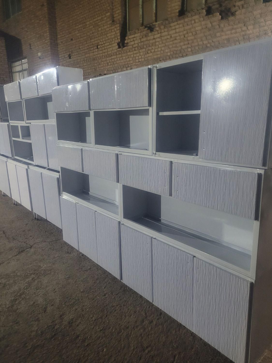 کابینت عرض ۵۰|آرایشگاه و سالن‌های زیبایی|یزد, |دیوار