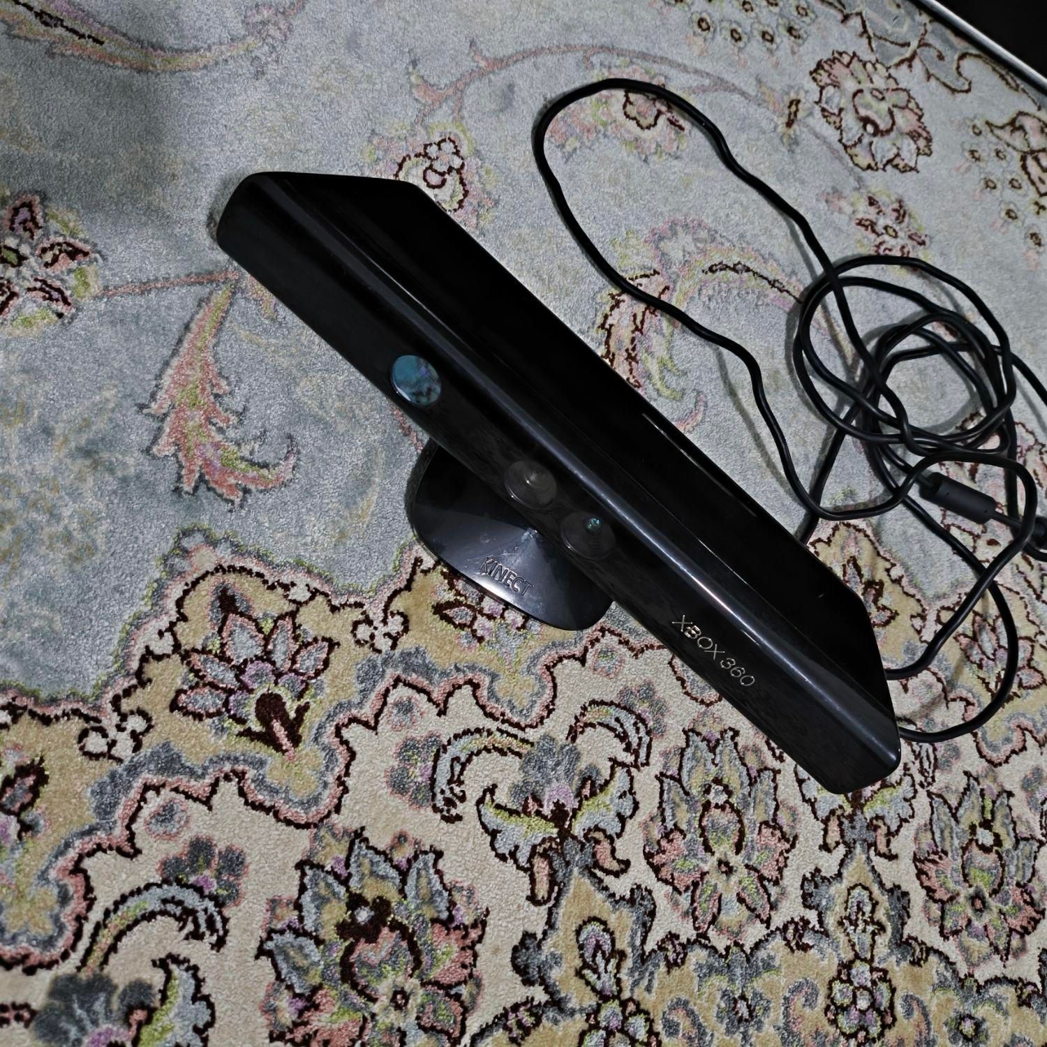 kinect xbox360 به همراه دو عدد دیسک بازی|کنسول، بازی ویدئویی و آنلاین|تهران, فدک|دیوار