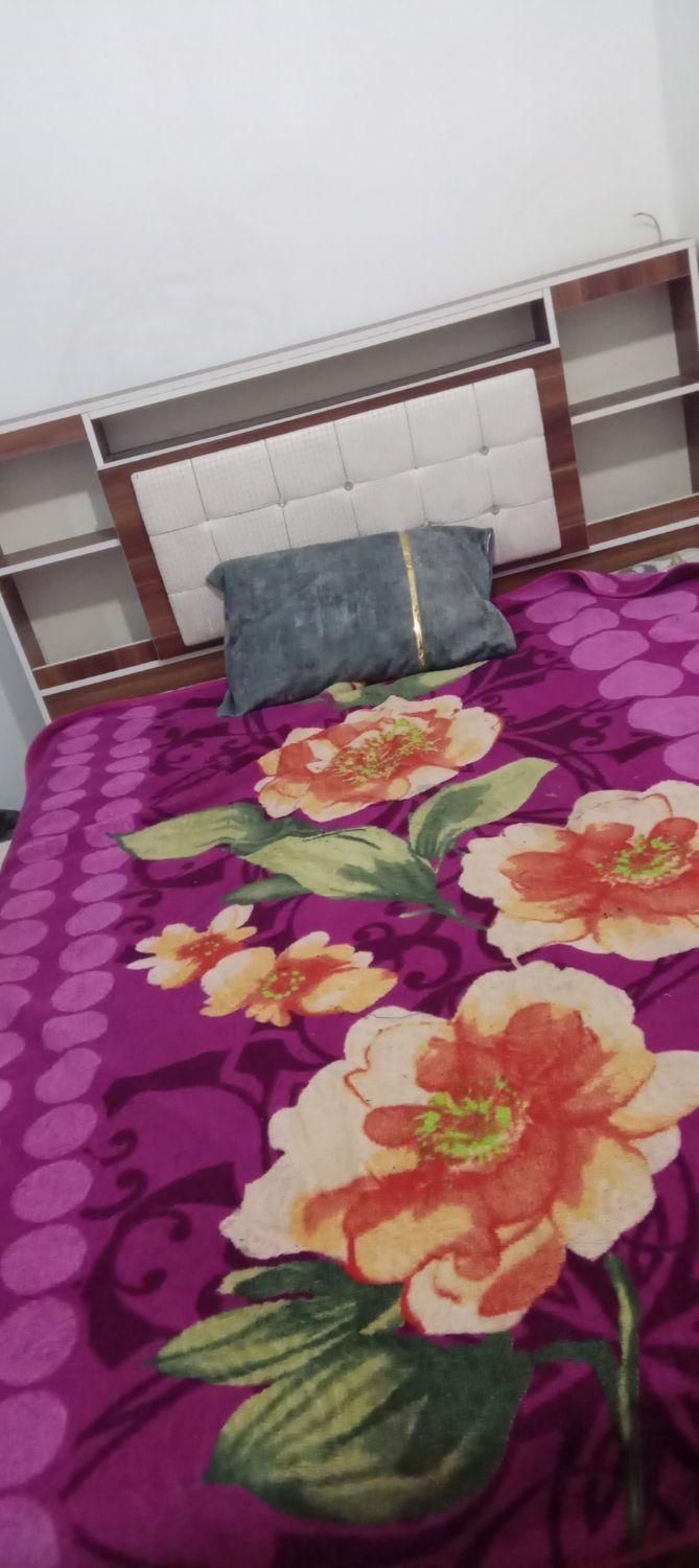 تختخواب آن دی اف سالم شب خواب داره چراغ ریسی دا ره|تشک تختخواب|کارون, |دیوار