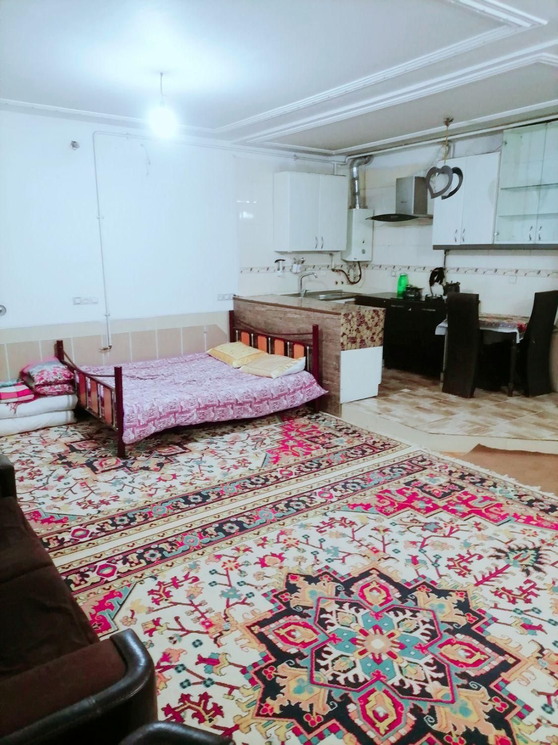 اجاره روزانه/هفتگی/ماهانه منزل مبله / سوئیت مبله|اجارهٔ کوتاه‌مدت آپارتمان و سوئیت|شیراز, عادل آباد|دیوار