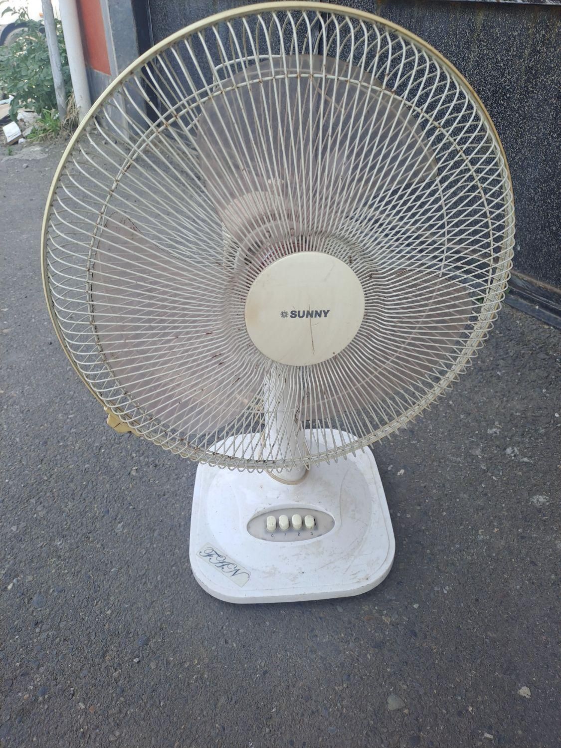 طرح تعویض پنکه سوخته با پنکه سالم|پنکه و تصفیه‌کنندهٔ هوا|لنگرود, |دیوار