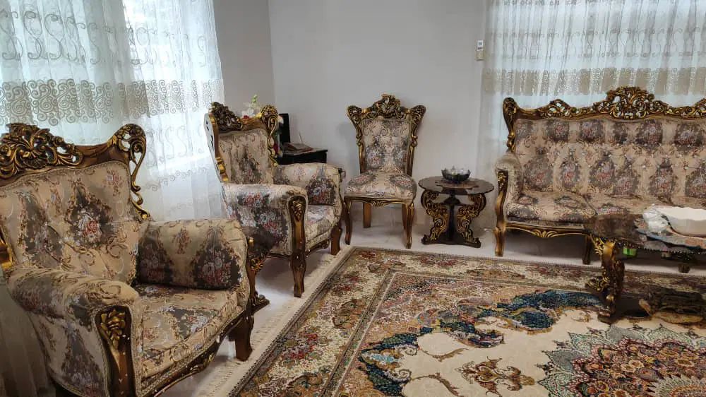 مبل استیل ۹ نفره سالم به همراه عسلی و جلو مبلی|مبلمان خانگی و میز عسلی|سلمان‌شهر, |دیوار