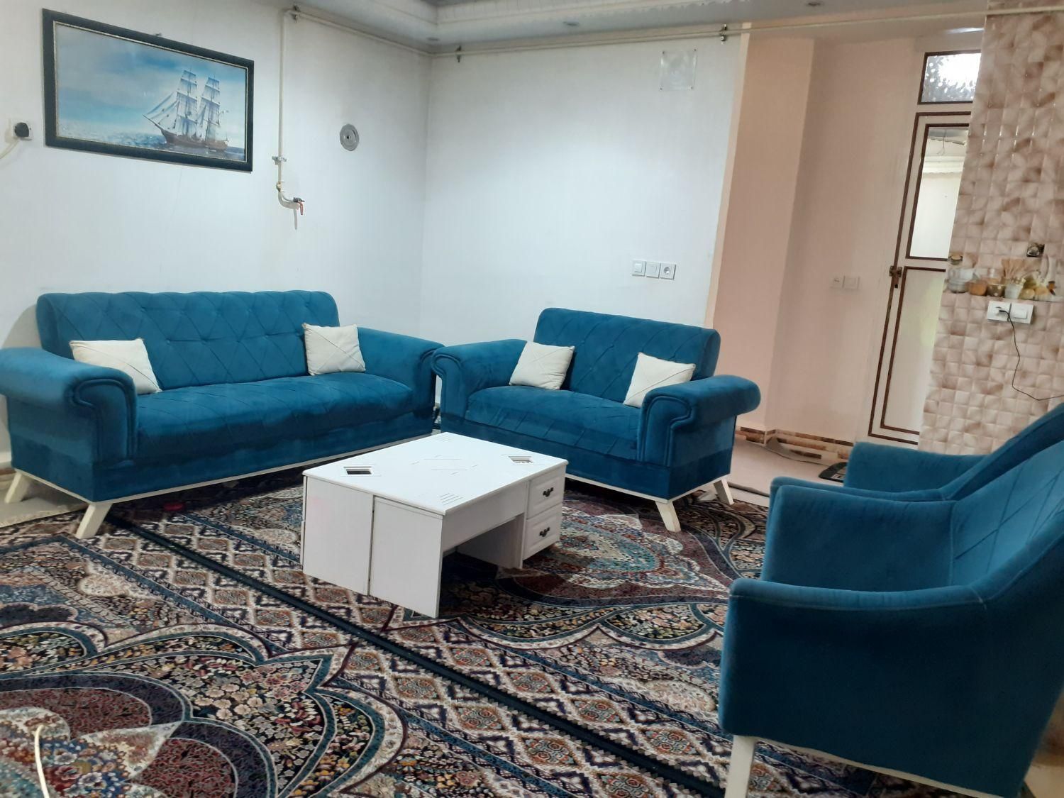 مبل در حد نو ۷نفره|مبلمان خانگی و میز عسلی|شوش, |دیوار