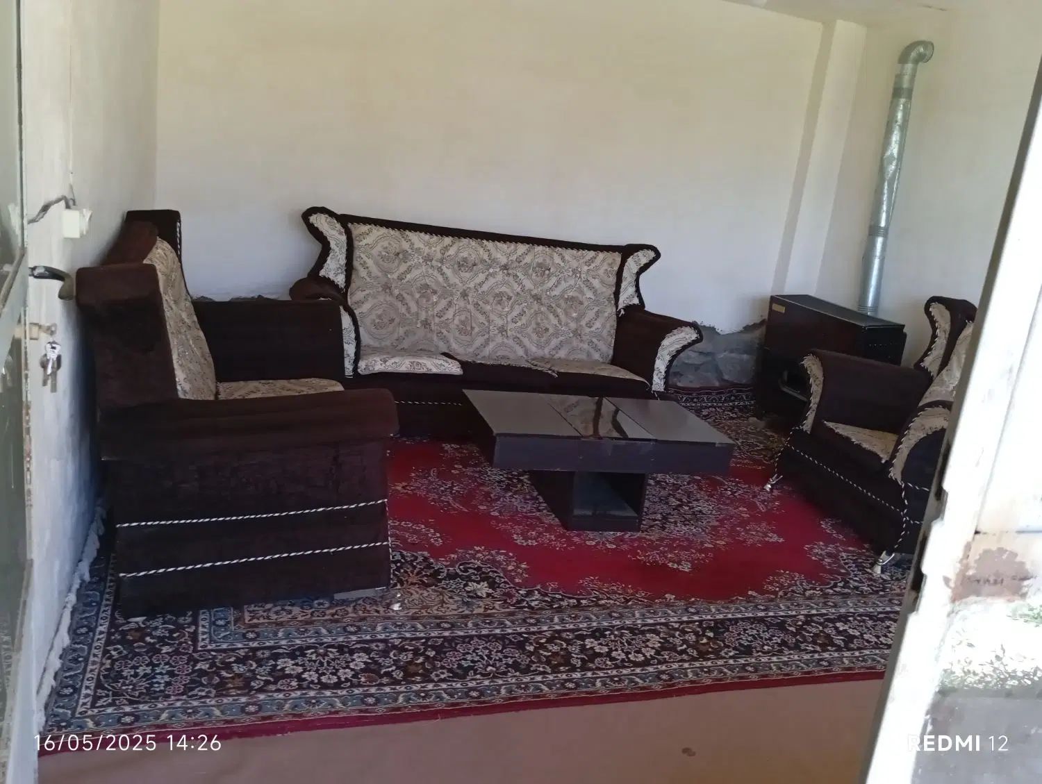 استخدام نیمه چه آشپز یا کارگر ساده اجاره اتاق|استخدام خدمات فروشگاه و رستوران|خرمدره, |دیوار