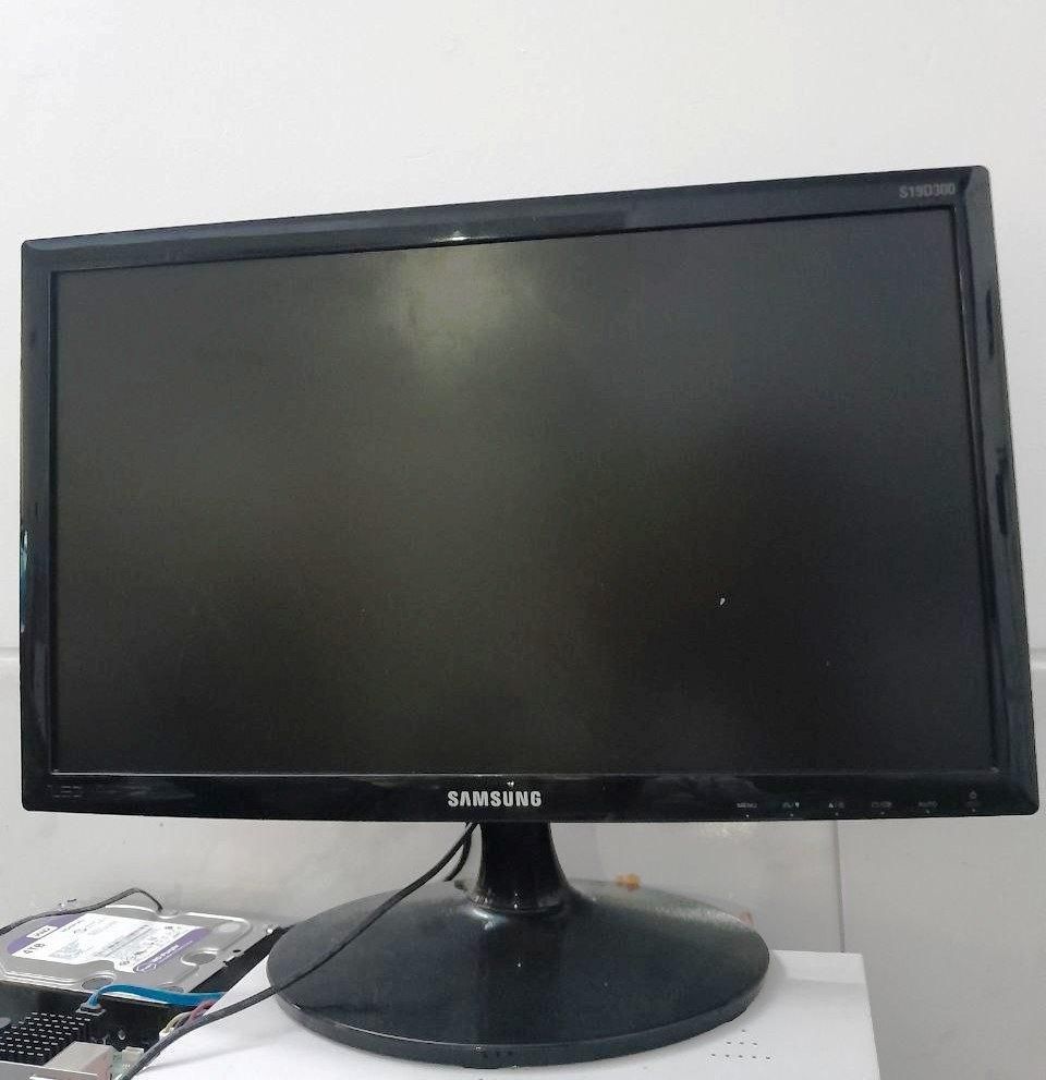 ال سی دی 19سامسونگ برای مداربسته +کابل برق و تصویر|تلویزیون و پروژکتور|یزد, |دیوار