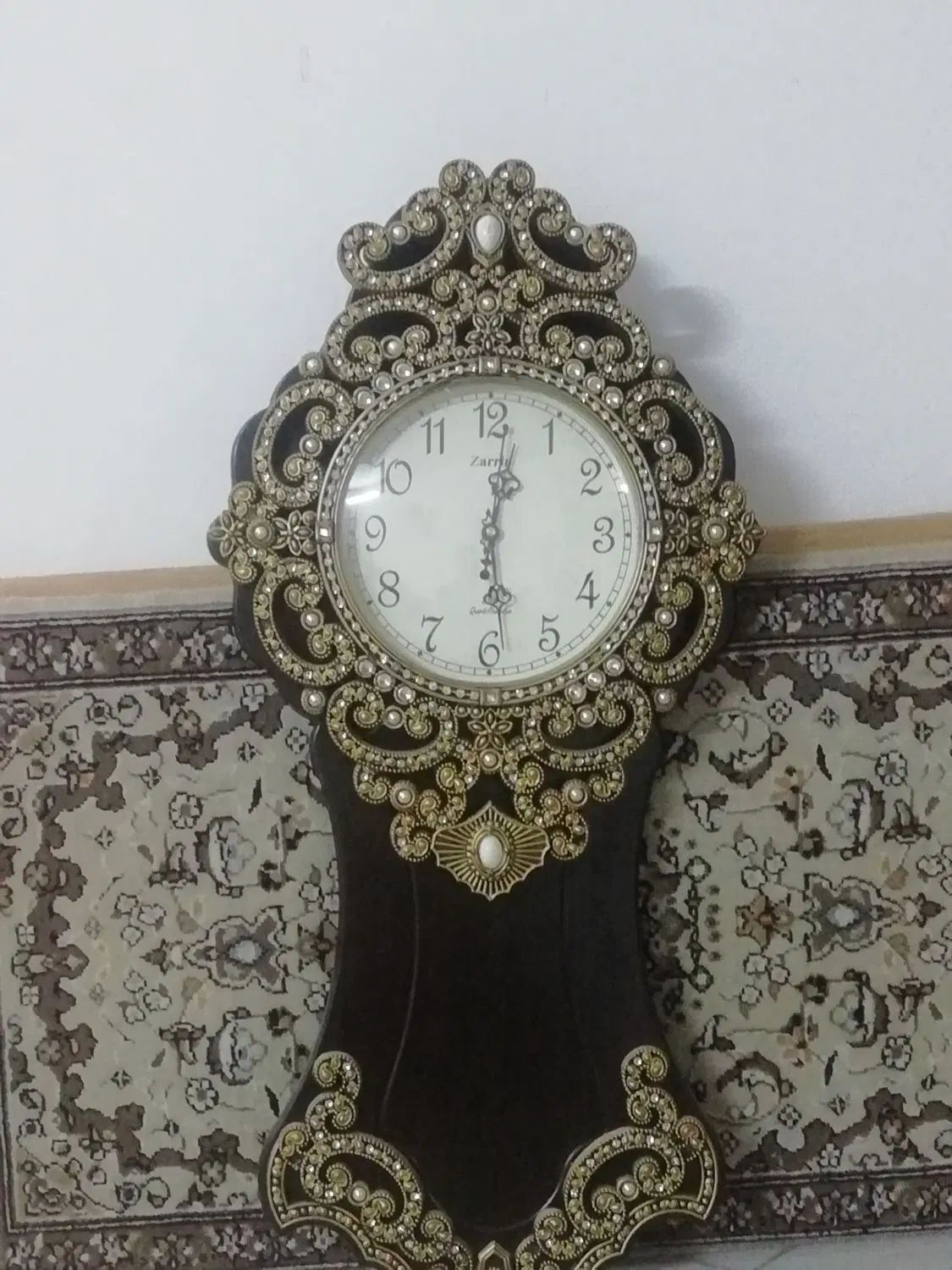 ساعت دیواری بزرگ تمیز و سالم قیمت ۲۰۰ هزار تومان|ساعت دیواری و تزئینی|مشهد, جانباز|دیوار