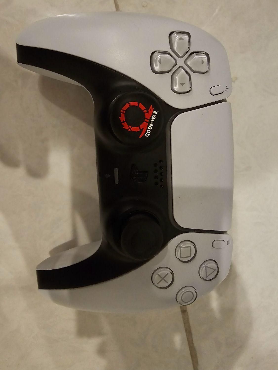 ps5 fat دو دسته با شارژر|کنسول، بازی ویدئویی و آنلاین|تهران, دریاچه شهدای خلیج فارس|دیوار