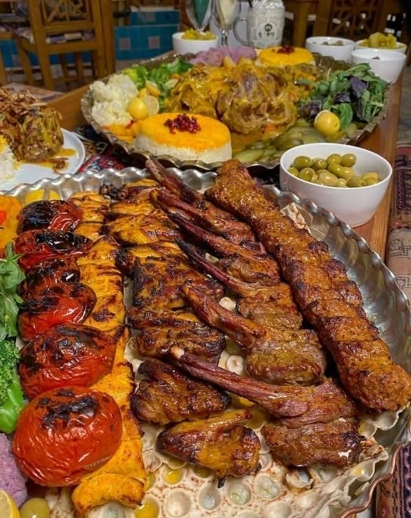 استخدام کارگر ساده وماهر جهت کار در رستوران|استخدام خدمات فروشگاه و رستوران|تهران, سعادت‌آباد|دیوار