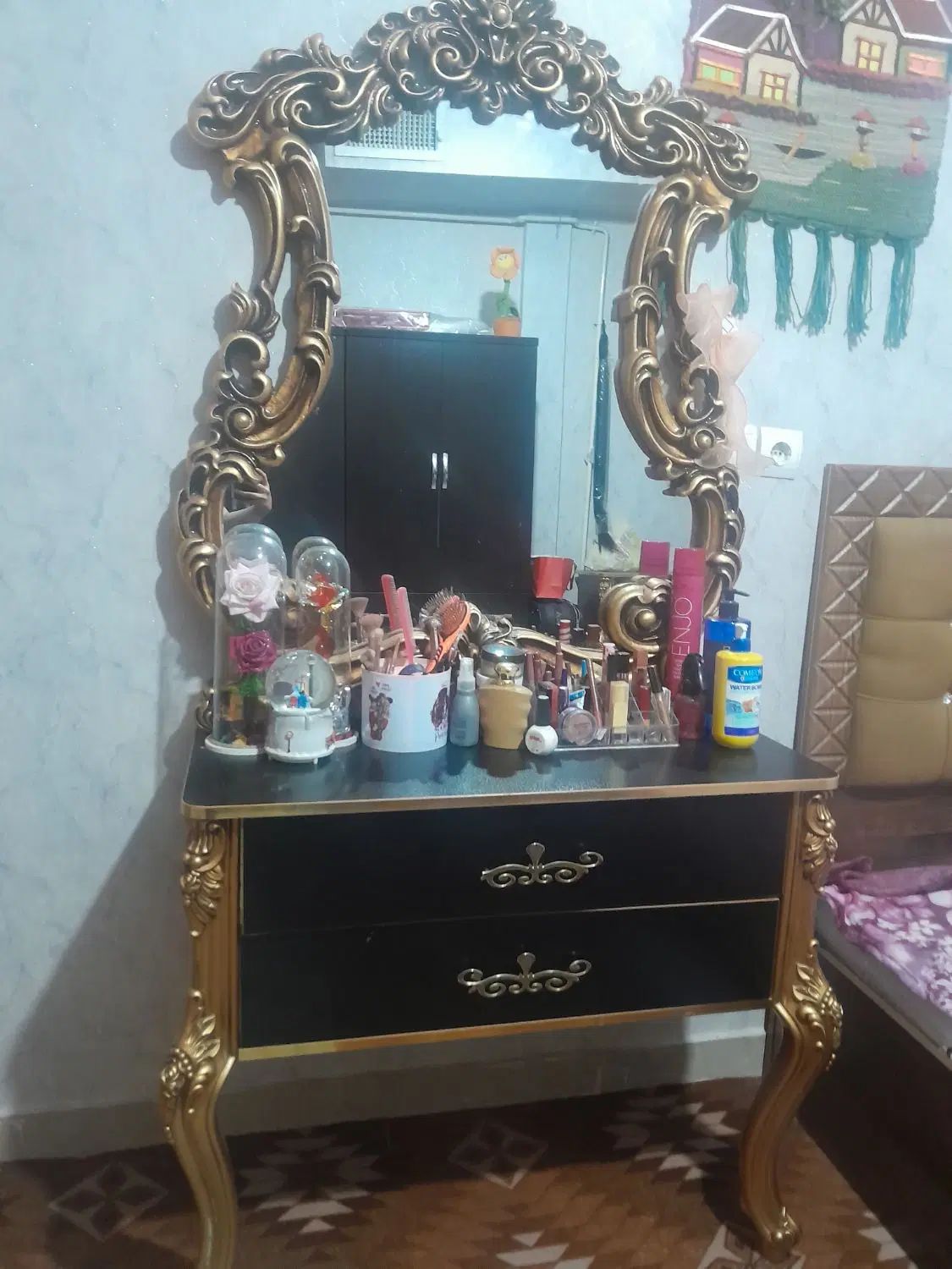 دوعددکنسول آینه درحدنومناسب آرایشگاه ومنزل|آرایشگاه و سالن‌های زیبایی|محمدیه-قزوین, |دیوار