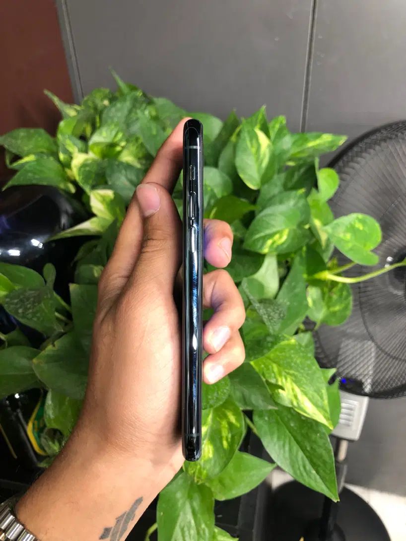 iphone 11pro لاکاغذی|موبایل|مشهد, ایثار|دیوار