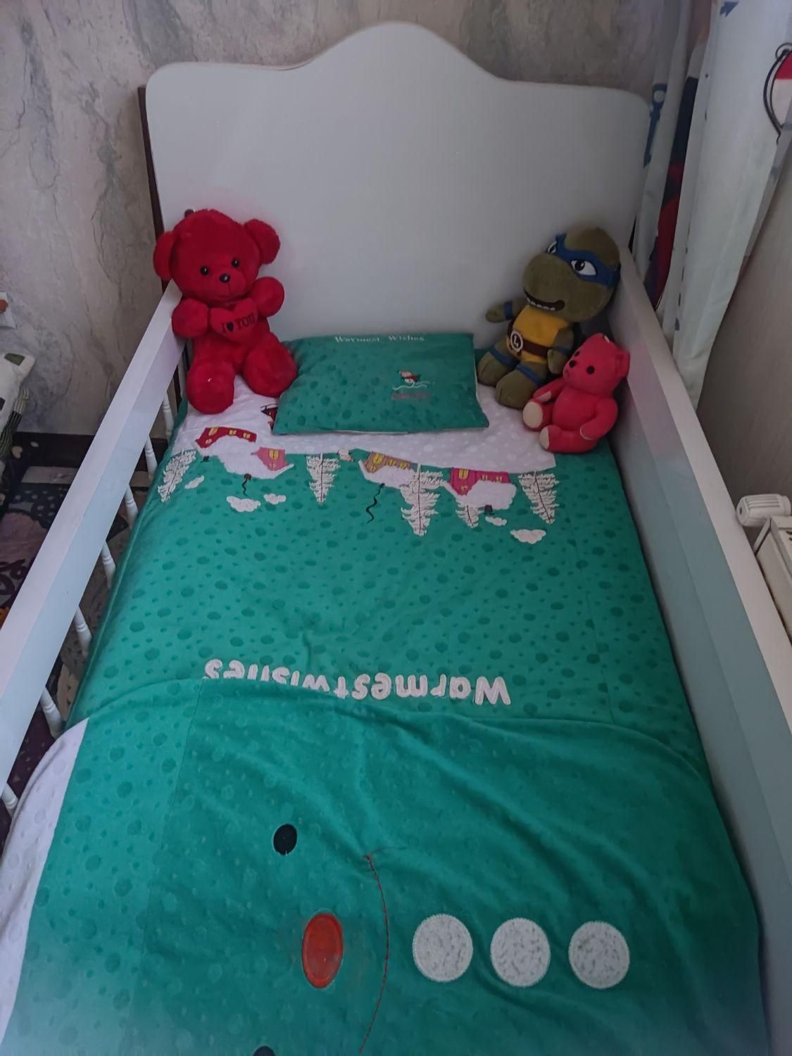 تخت نوزاد با تشک|تخت و سرویس خواب|فولادشهر, C4|دیوار