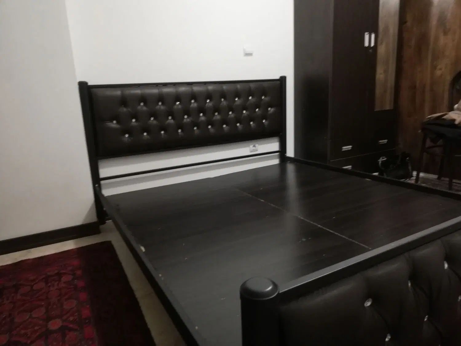 تخت خواب فلزی دو نفره طرح چستر همراه کفی چوبی|تخت و سرویس خواب|تهران, جنت‌آباد شمالی|دیوار