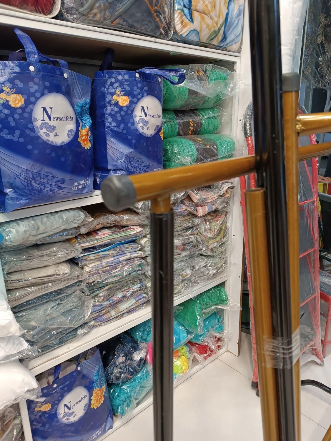 رگال نگهدارنده لباسی مدل تاشو رنگ کوره ای|مبلمان خانگی و میز عسلی|اصفهان, شاه پسند|دیوار