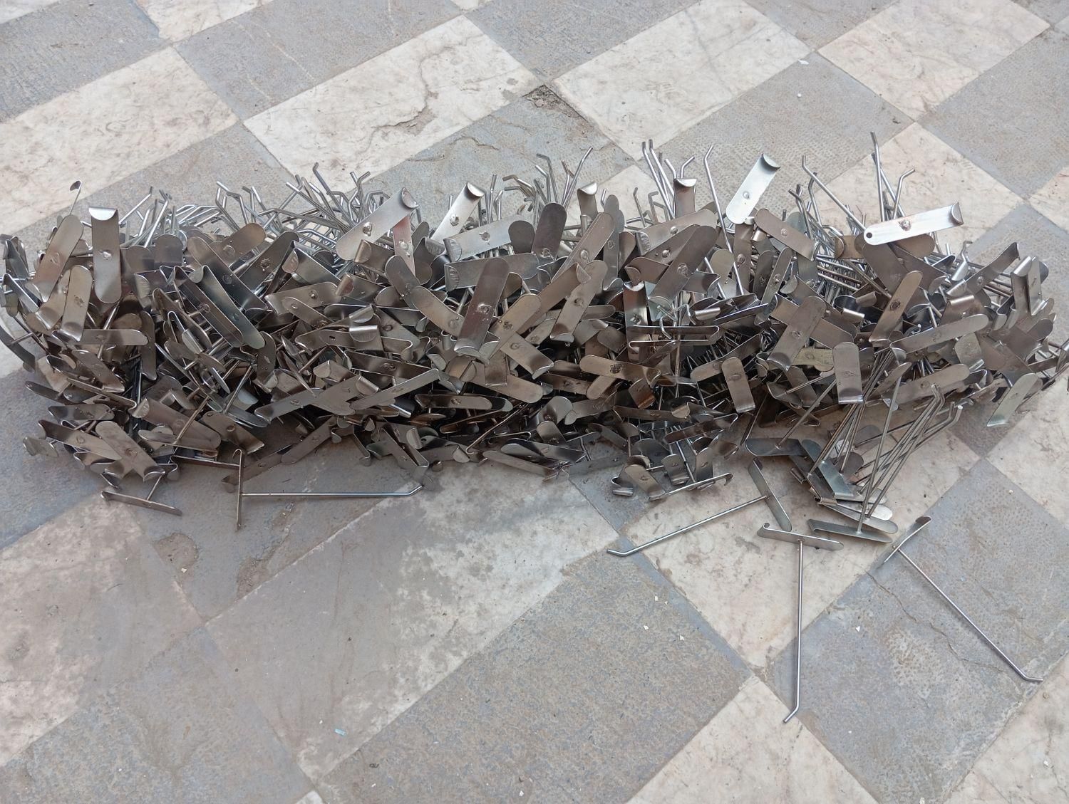 سیخک پنل شیار دار کرکره ای شاخک رگال سیخ آویز پایه|فروشگاه و مغازه|تهران, فدک|دیوار