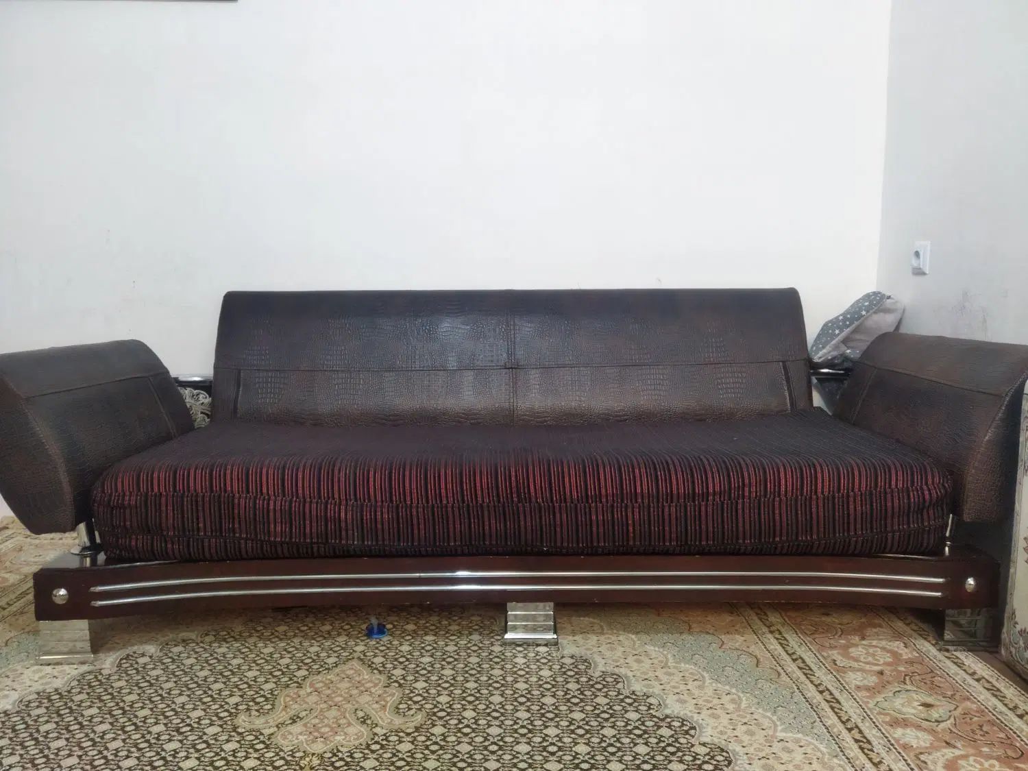 کاناپه سه نفر در حد نو|مبلمان خانگی و میز عسلی|کرمانشاه, |دیوار