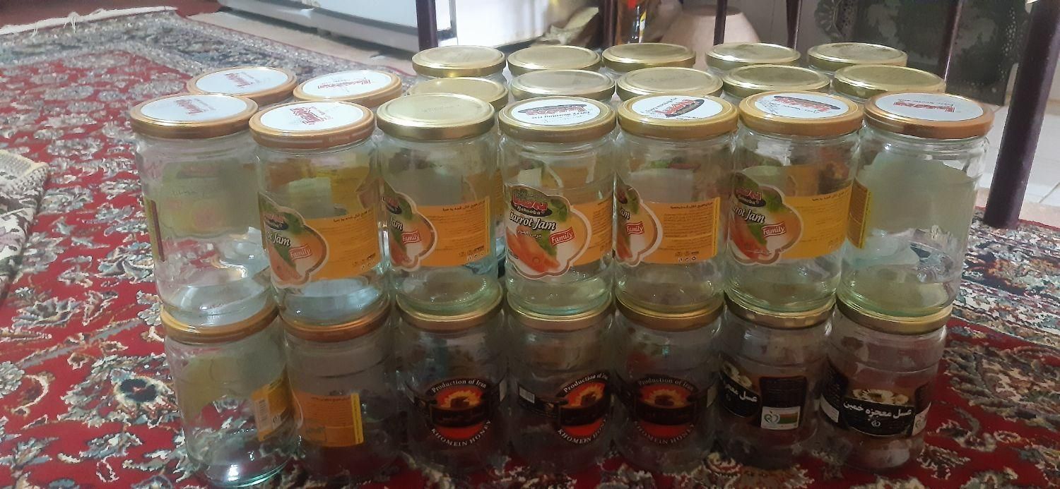 تعدادی شیشه تمیز برای رب|ظروف نگهدارنده، پلاستیکی، یکبارمصرف|بردسکن, |دیوار