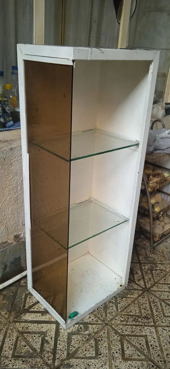 کابینت در حد نو فقط درش شکسته، شیشه ای بوده|مصالح و تجهیزات ساختمان|مشهد, مصلی (کارمندان اول)|دیوار