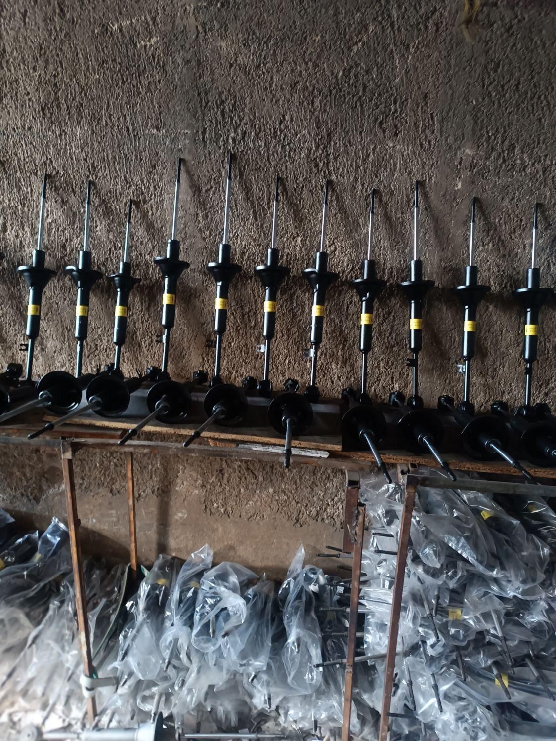 کمک فنر انواع خودرو یواری|قطعات یدکی و لوازم جانبی|صباشهر, |دیوار