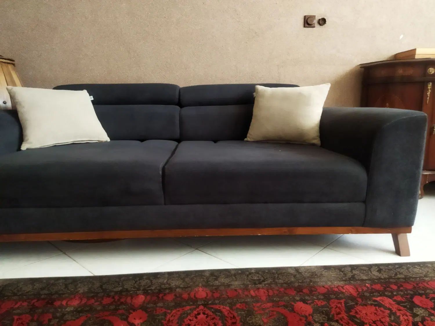 مبلمان راحتی ۹نفره محسوب میشه|مبلمان خانگی و میز عسلی|اصفهان, خواجو|دیوار