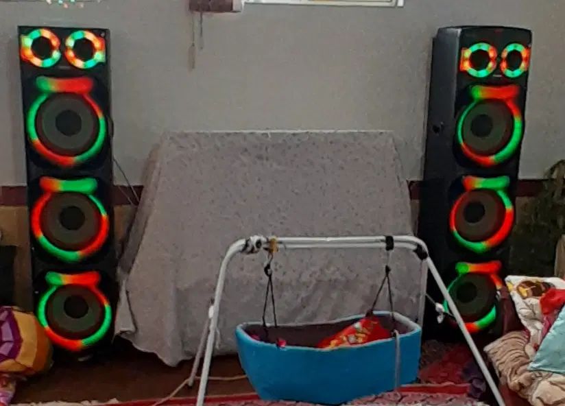 اسپیکرپرقدرت قوی به متراژ۱۷۰سانت وزنش ۱۰۰کیلو|سیستم صوتی خانگی|اردبیل, |دیوار