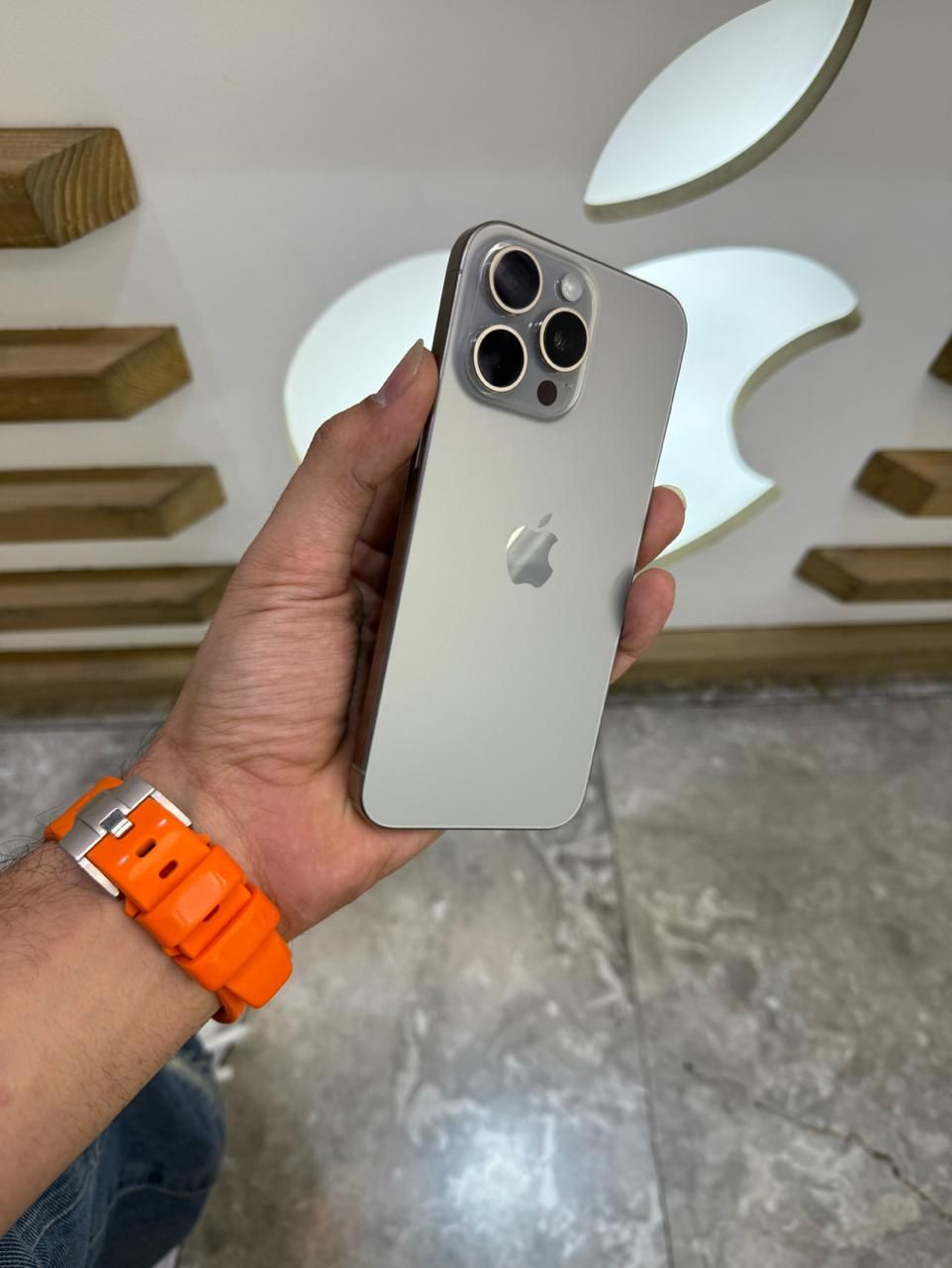 اپل iPhone 15 Pro Max با حافظهٔ ۲۵۶ گیگابایت|موبایل|تهران, باغ فیض|دیوار
