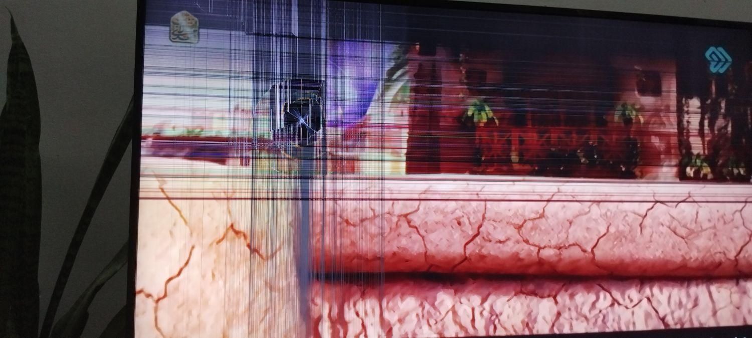 تلویزیون شکسته|تلویزیون و پروژکتور|سبزوار, شهدا|دیوار