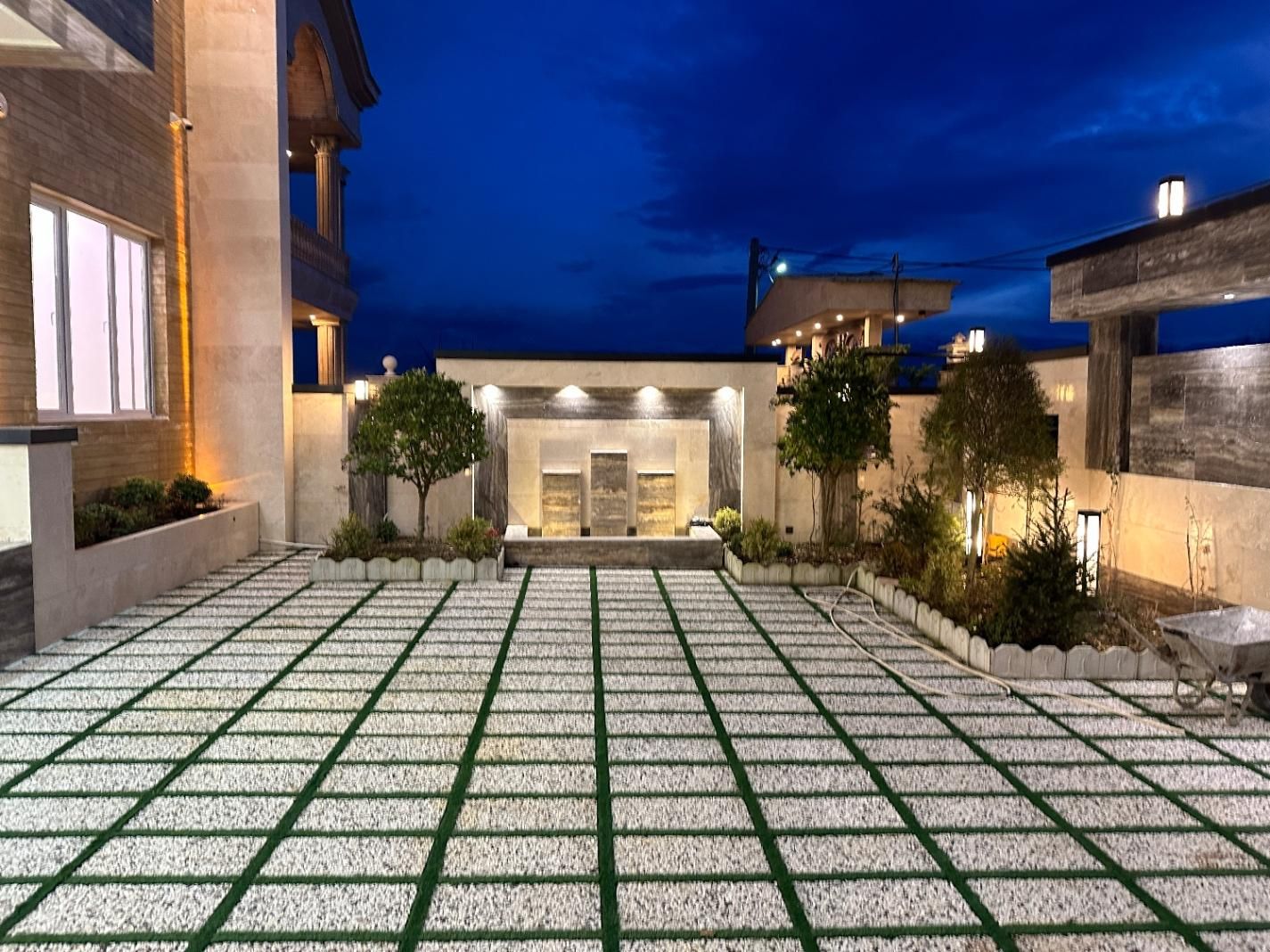 ویلا مدرن تریبلکس با ۴۲۰متر بنا نوساز شاهکار منطقه|فروش خانه و ویلا|ایزدشهر, |دیوار