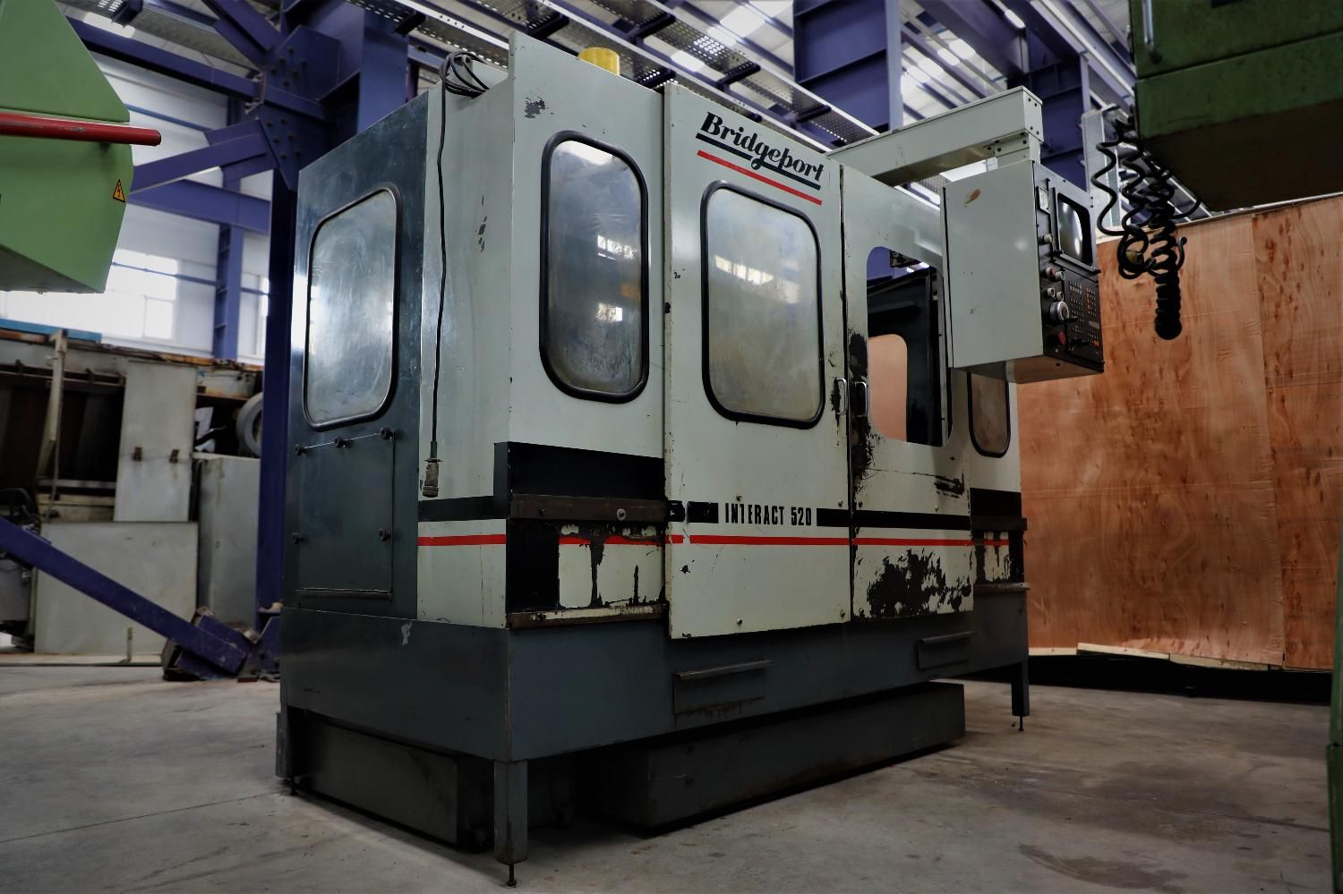 فروش فرز بریجپورت مدل INT 520 V با سال ساخت 1995|ماشینآلات صنعتی|قم, سراجه (۱۵ خرداد)|دیوار