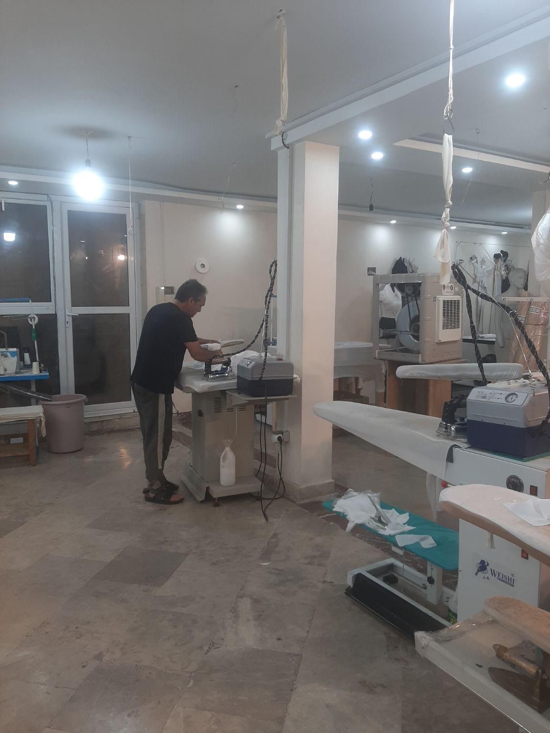 بلوار کشاورز  145 متر فلت زیر همکف فول امکانات|فروش دفتر کار، اتاق اداری، مطب|تهران, بلوار کشاورز|دیوار