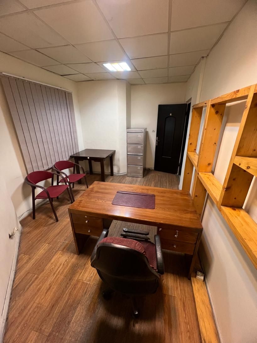 اجاره اتاق اداری ۱۲ متری در میدان ولیعصر|اجارهٔ دفتر کار، اتاق اداری، مطب|تهران, میدان ولیعصر|دیوار