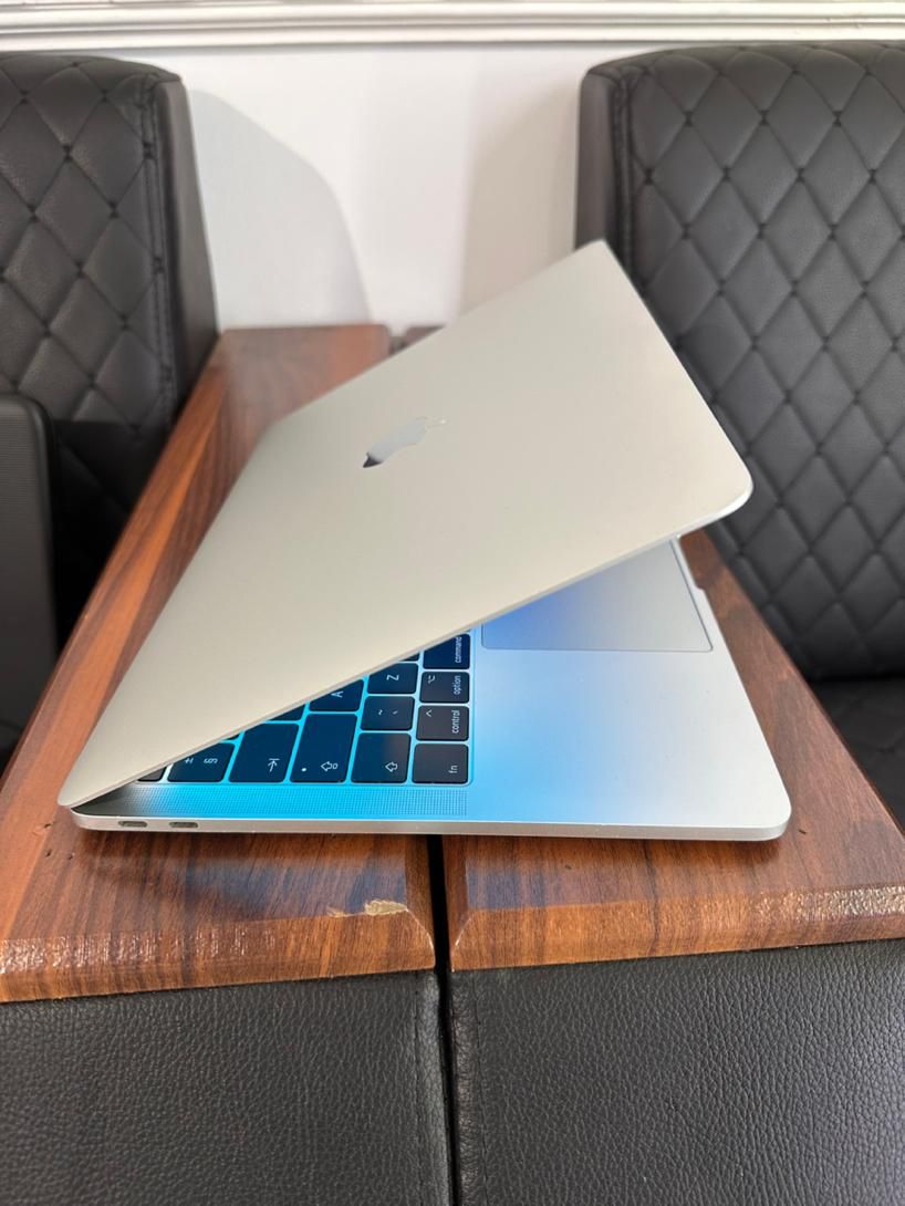 Apple MacBook Pro a1708 پشت ویترینی|رایانه همراه|رشت, پیرسرا|دیوار