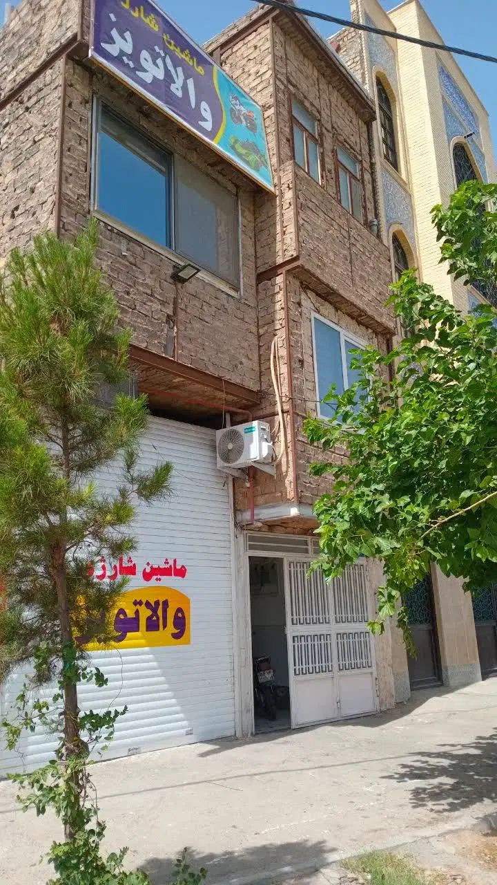 مغازه همکف و زیر زمین به متراژ ۲۰۰ دو طبقه|اجارهٔ مغازه و غرفه|قم, شهر قائم|دیوار