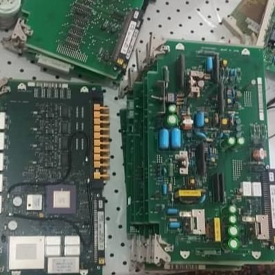 فروش و خریدار (کیس و مانیتور. )( سرور های قدیمی|عمده‌فروشی|تهران, ونک|دیوار